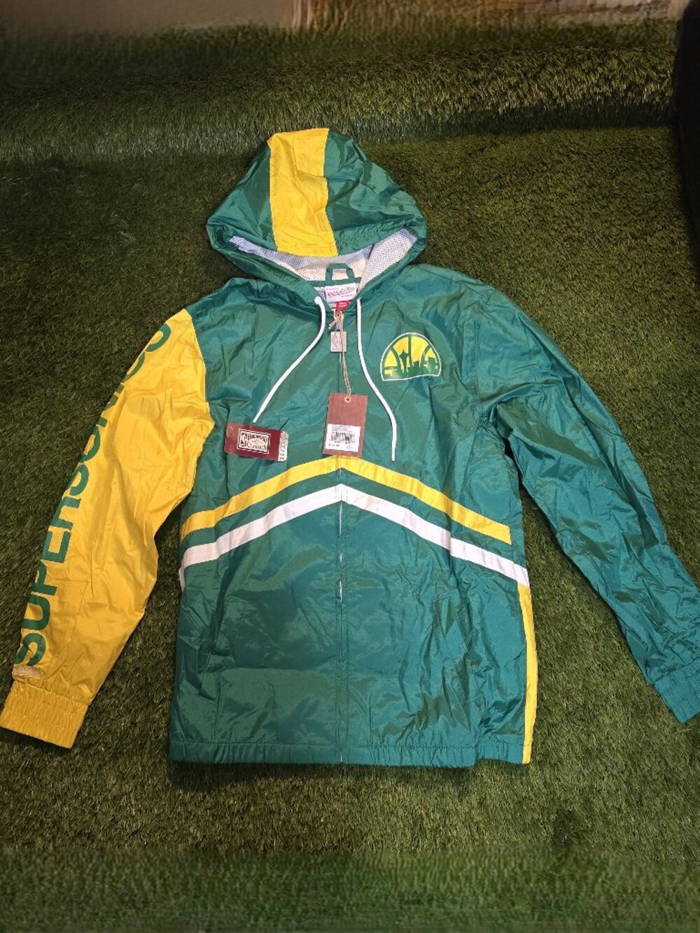 Seattle SuperSonics Hardwood Classics Undeniable Windbreaker Mitchell & Ness